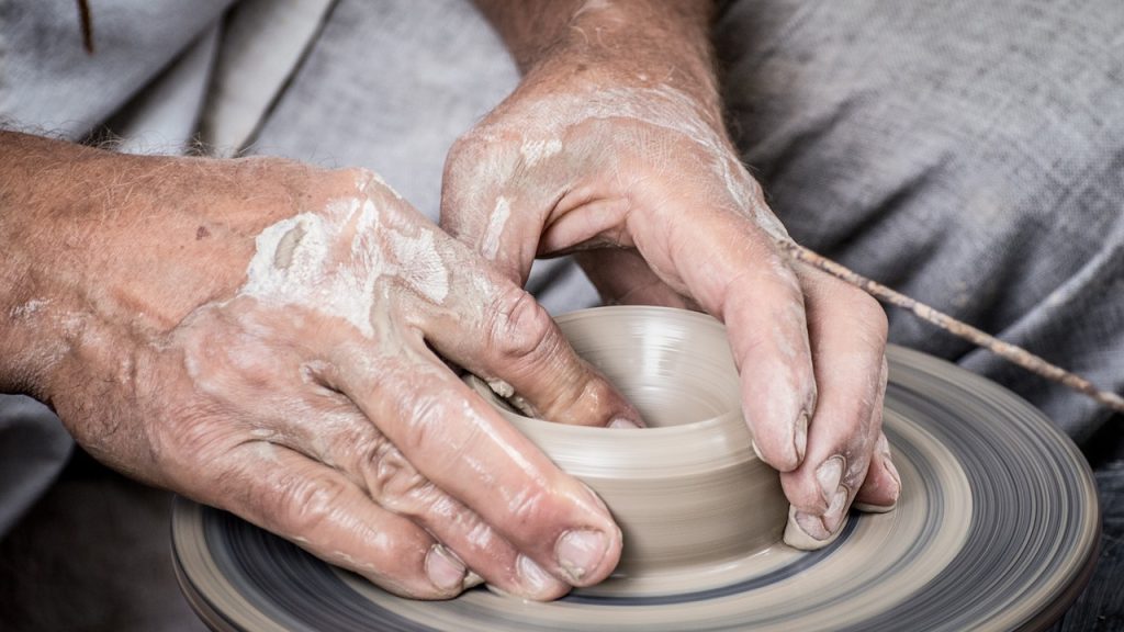 clay, pottery, hands-1139098.jpg
